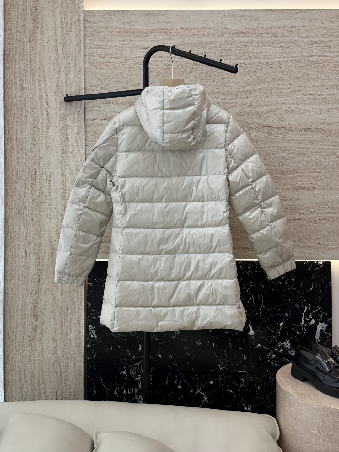 M299#新款羽绒服。Mon 顶级版 蒙口 90% 白鹅绒 经典收腰设计长袖中长款羽绒服 米色 香槟色 