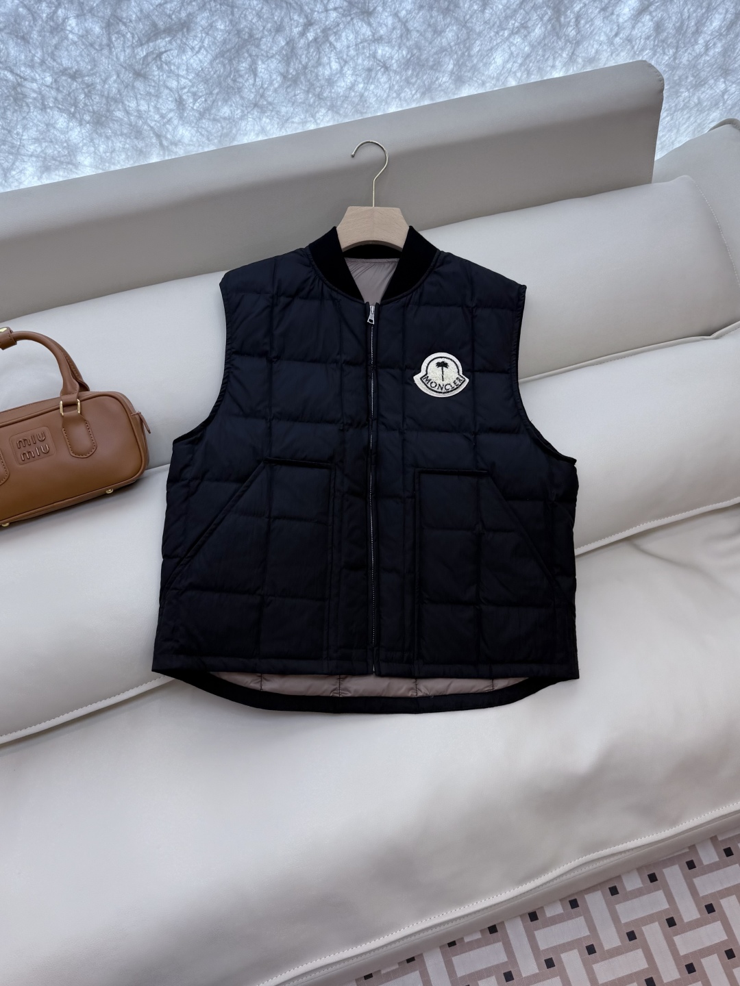 M350#新款羽绒服。Mon 蒙口 顶级版 椰子树绣花logo 无领 90% 白鹅绒 羽绒马甲 黑色 1