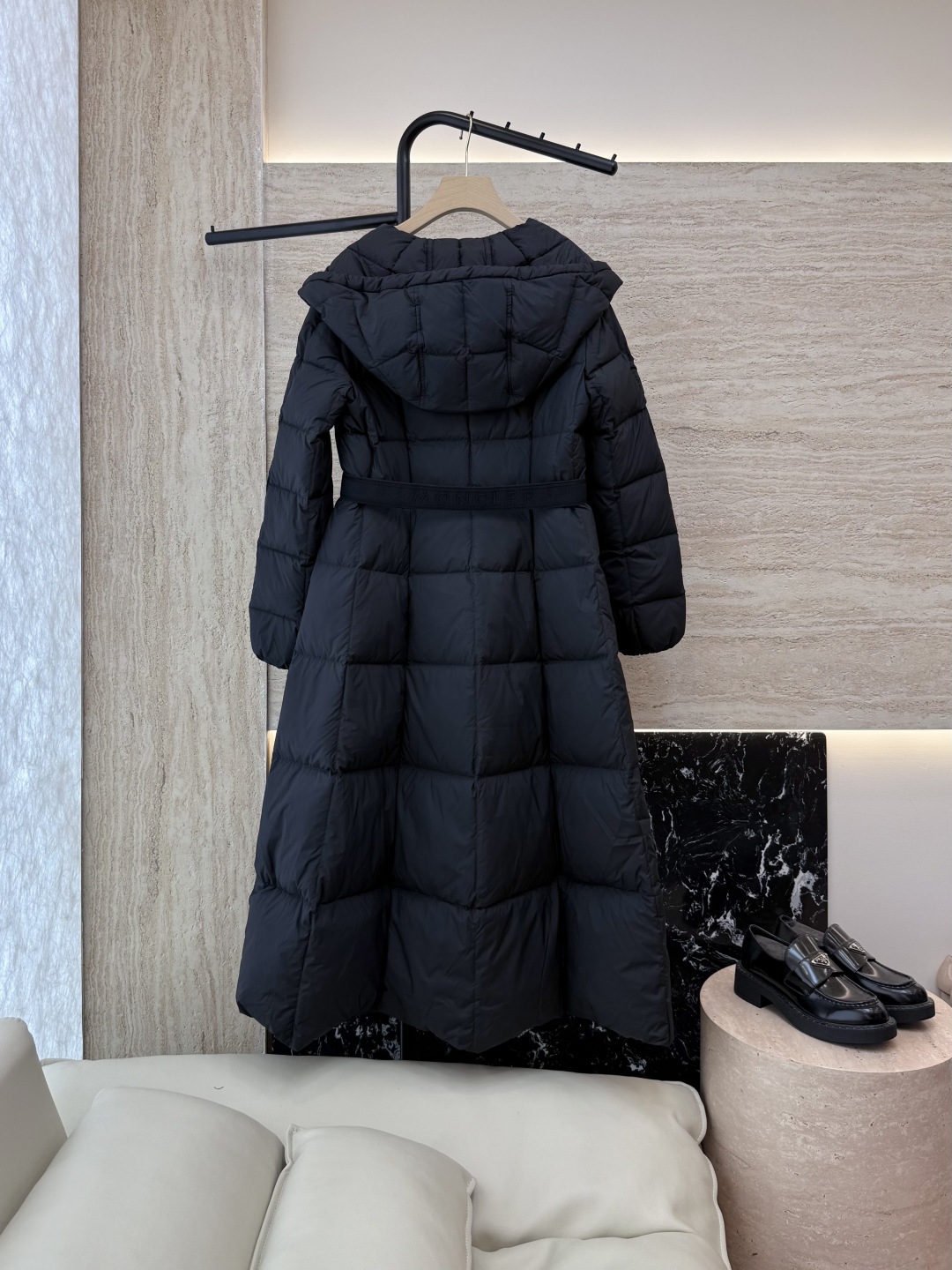 M321#新款羽绒服。Mon 蒙口 顶级版 90% 白鹅绒 超收腰 超长款 黑色羽绒服 1/2/3码