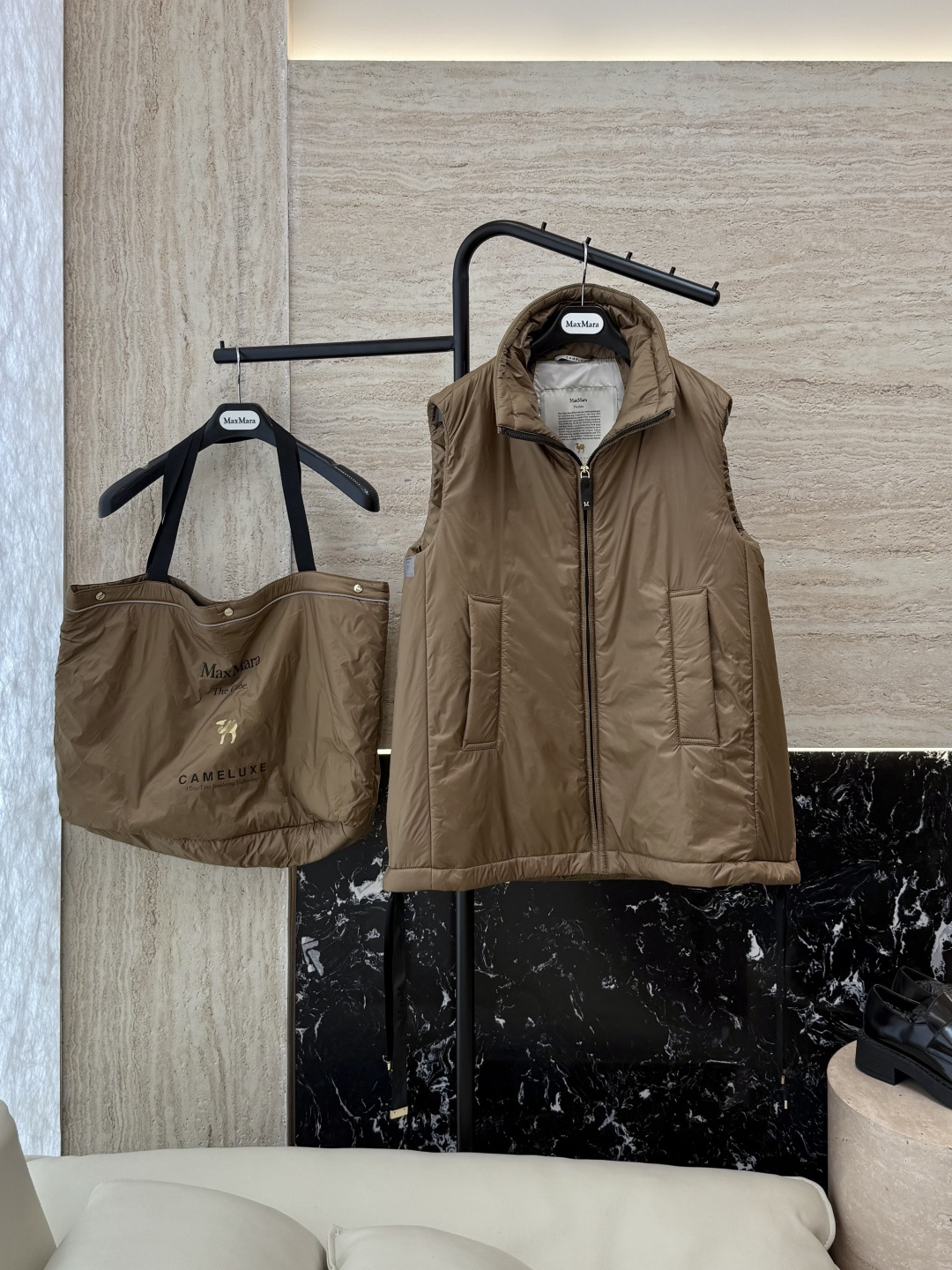 M696#新款驼绒服⚠️💕Max拉链款 48% 骆驼绒 4%桑蚕丝 进口面料 骆驼绒棉服 马甲 藏青色 