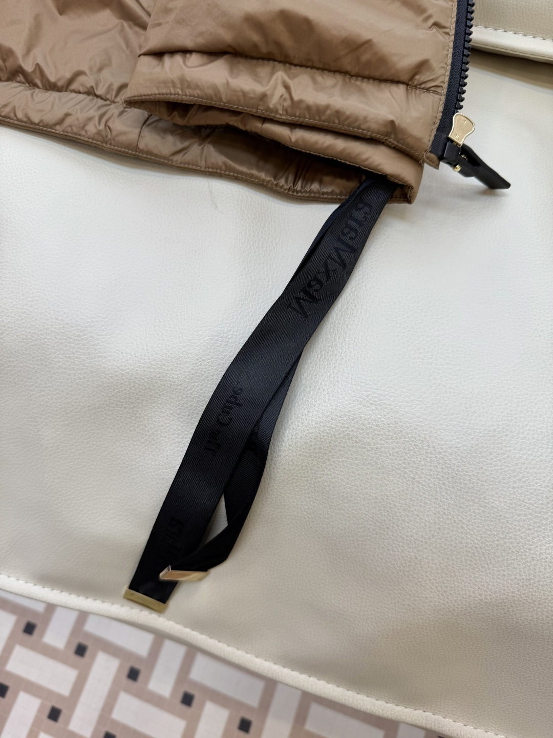 M696#新款驼绒服⚠️💕Max拉链款 48% 骆驼绒 4%桑蚕丝 进口面料 骆驼绒棉服 马甲 藏青色 