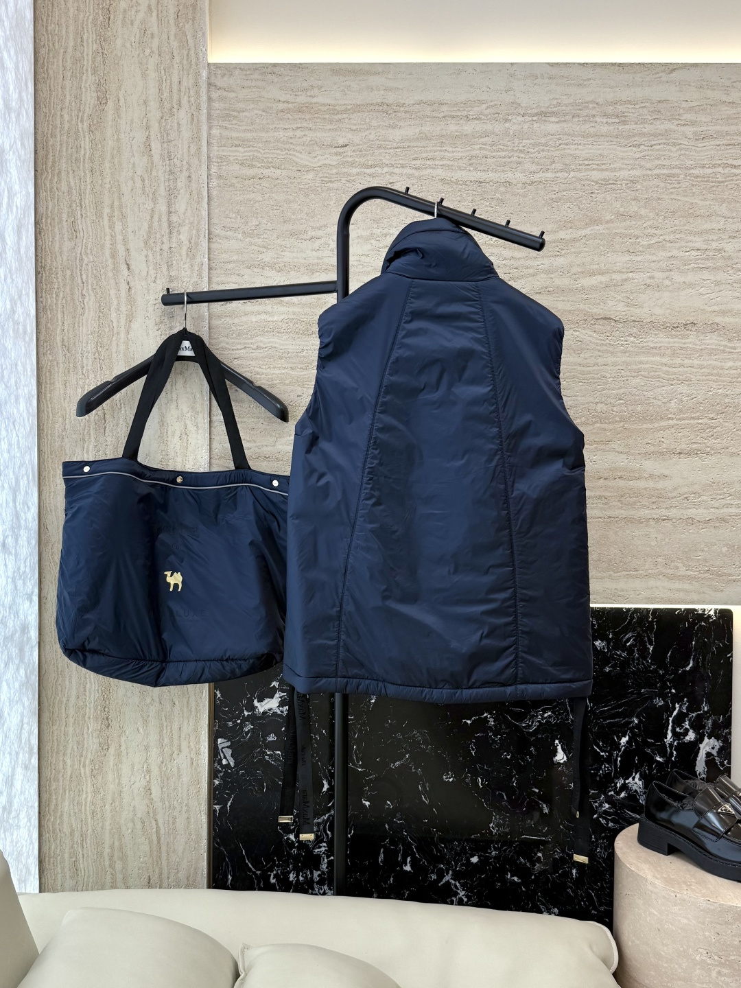 M696#新款驼绒服⚠️💕Max拉链款 48% 骆驼绒 4%桑蚕丝 进口面料 骆驼绒棉服 马甲 藏青色 