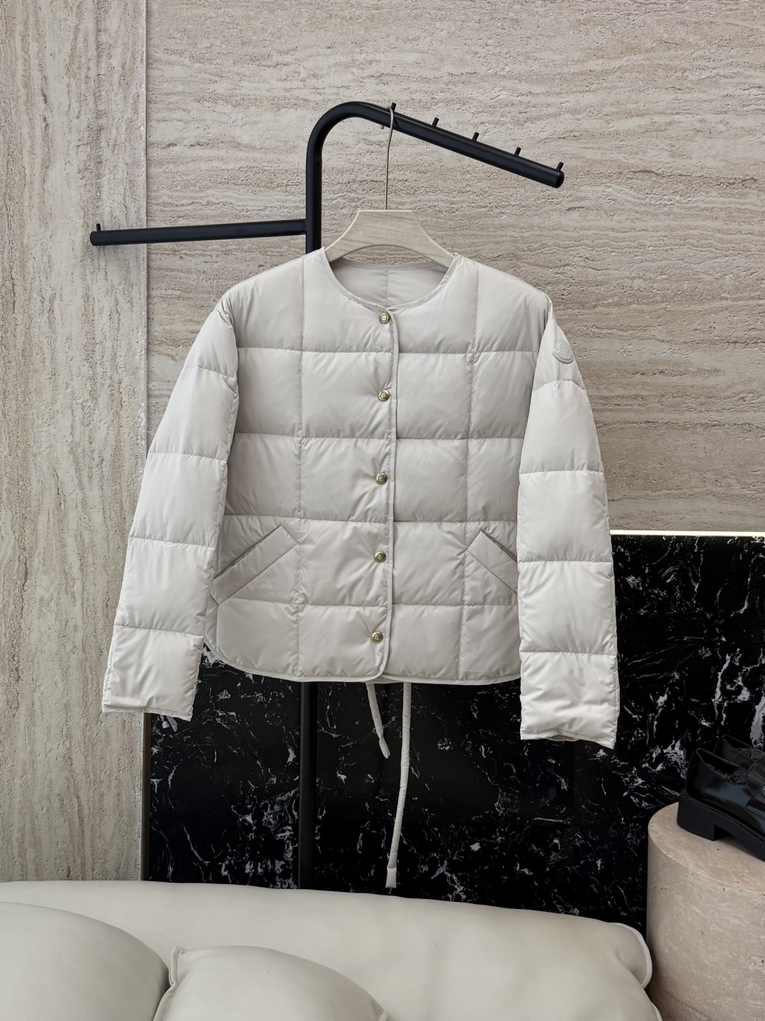 MN5019#新款羽绒服。Moncler 跑量款 爆款 90% 白鹅绒 羽绒服短款 黑色 米白色 0-1