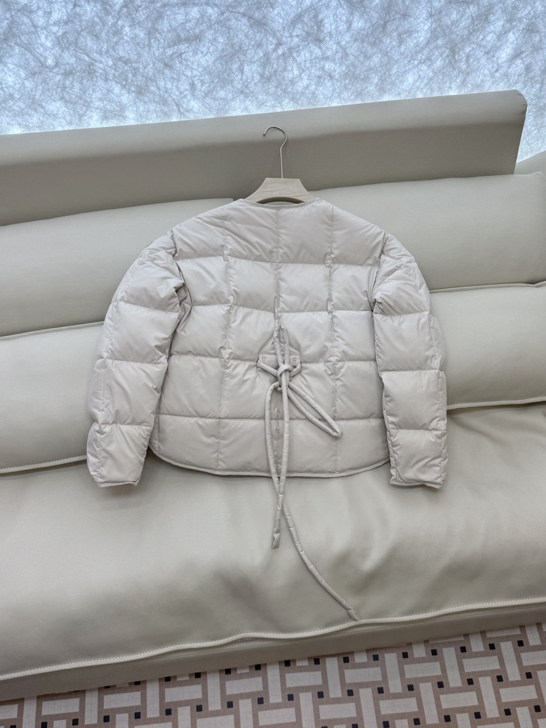 MN5019#新款羽绒服。Moncler 跑量款 爆款 90% 白鹅绒 羽绒服短款 黑色 米白色 0-1