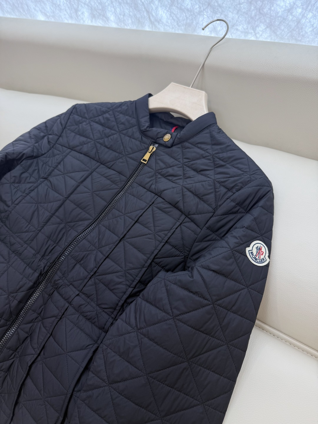 M408#新款棉衣⚠️💕Mon蒙口 顶级版 米字格短款 小裙摆 棉衣 黑色 米白色 1/2/3码