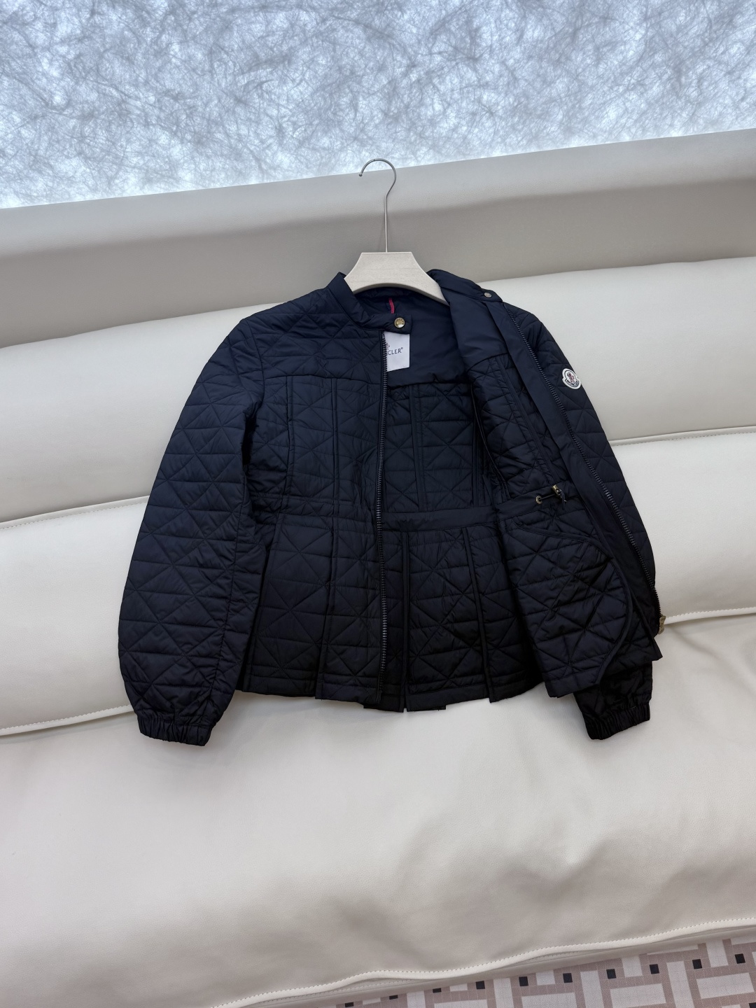 M408#新款棉衣⚠️💕Mon蒙口 顶级版 米字格短款 小裙摆 棉衣 黑色 米白色 1/2/3码