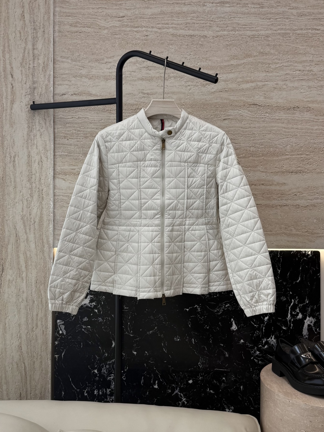 NO:502357,M408# new cotton coat P Mon mask top version Mi character short skirt cotton coat black off white size 1/2/3 size, Moncler, skirts, alexander wang19860909M408#新款棉衣P Mon蒙口 顶级版 米字格短款 小裙摆 棉衣 黑色 米白色 1/2/3码,,Moncler,skirts,alexander wang,Women's clothing