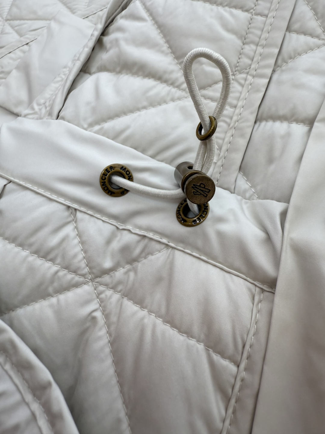 M408#新款棉衣⚠️💕Mon蒙口 顶级版 米字格短款 小裙摆 棉衣 黑色 米白色 1/2/3码