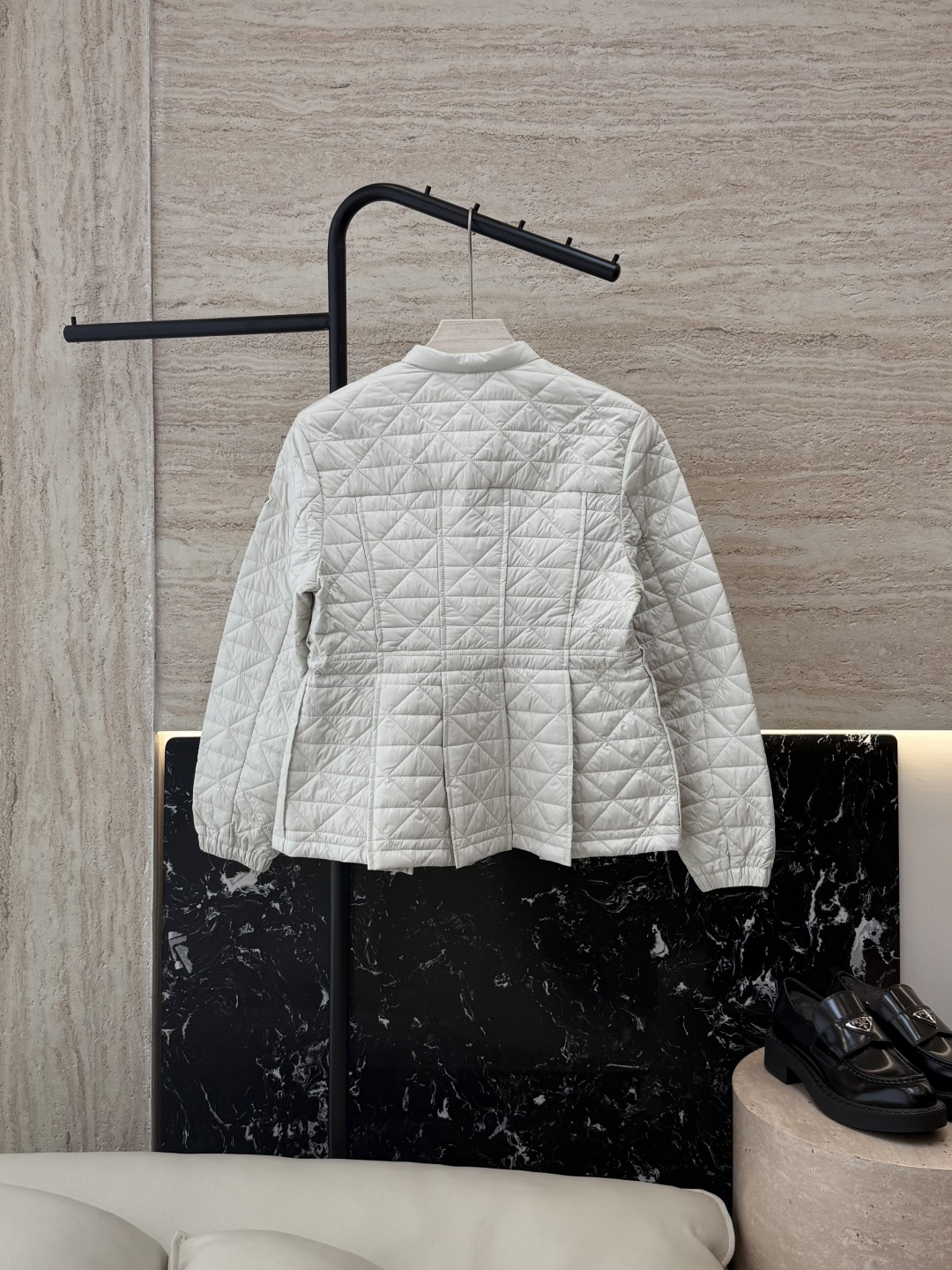 M408#新款棉衣⚠️💕Mon蒙口 顶级版 米字格短款 小裙摆 棉衣 黑色 米白色 1/2/3码