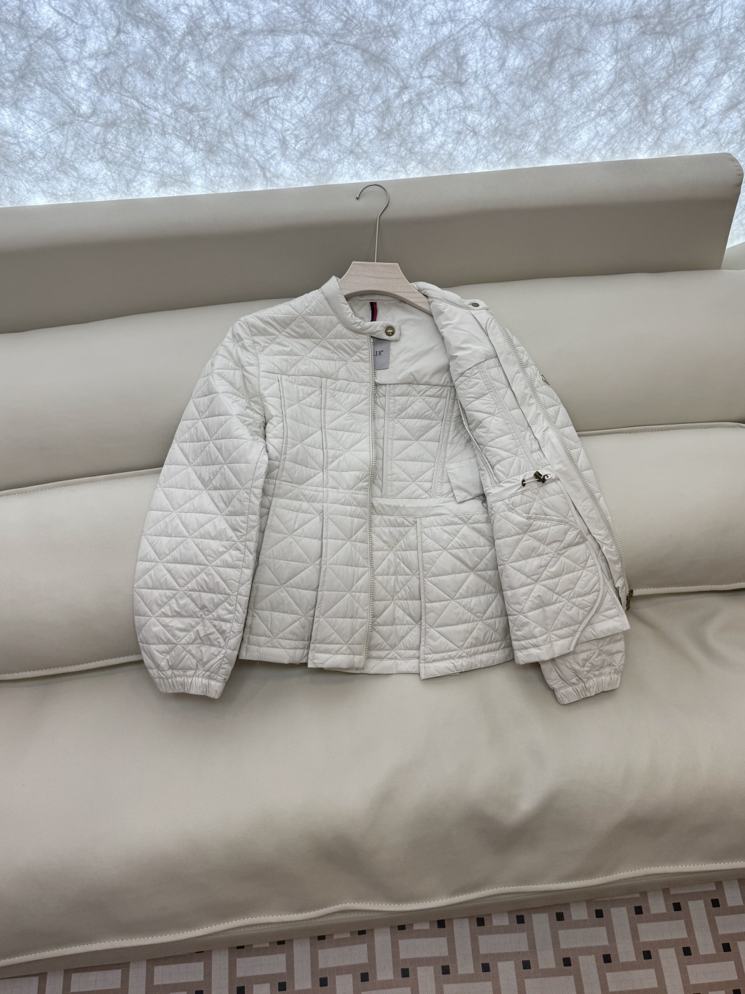 M408#新款棉衣⚠️💕Mon蒙口 顶级版 米字格短款 小裙摆 棉衣 黑色 米白色 1/2/3码