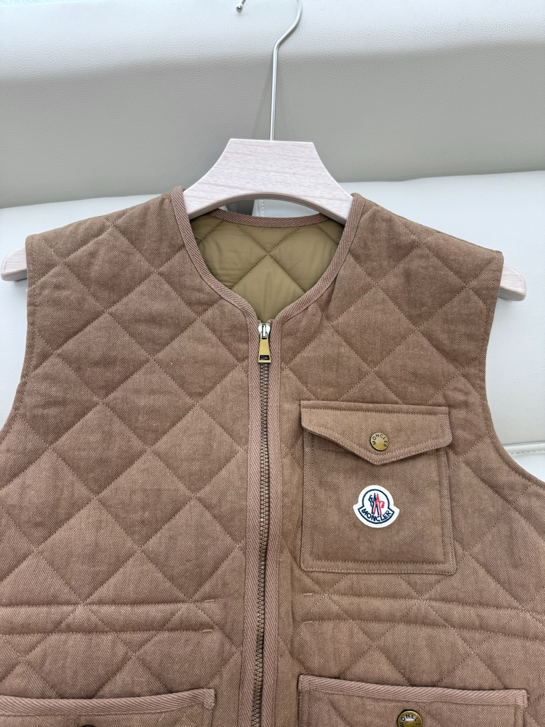 M413#新款棉服⚠️💕Mon 蒙口 顶级版 100% 亚麻棉 菱形格 夹棉 马甲棉衣 驼色 白色 1/