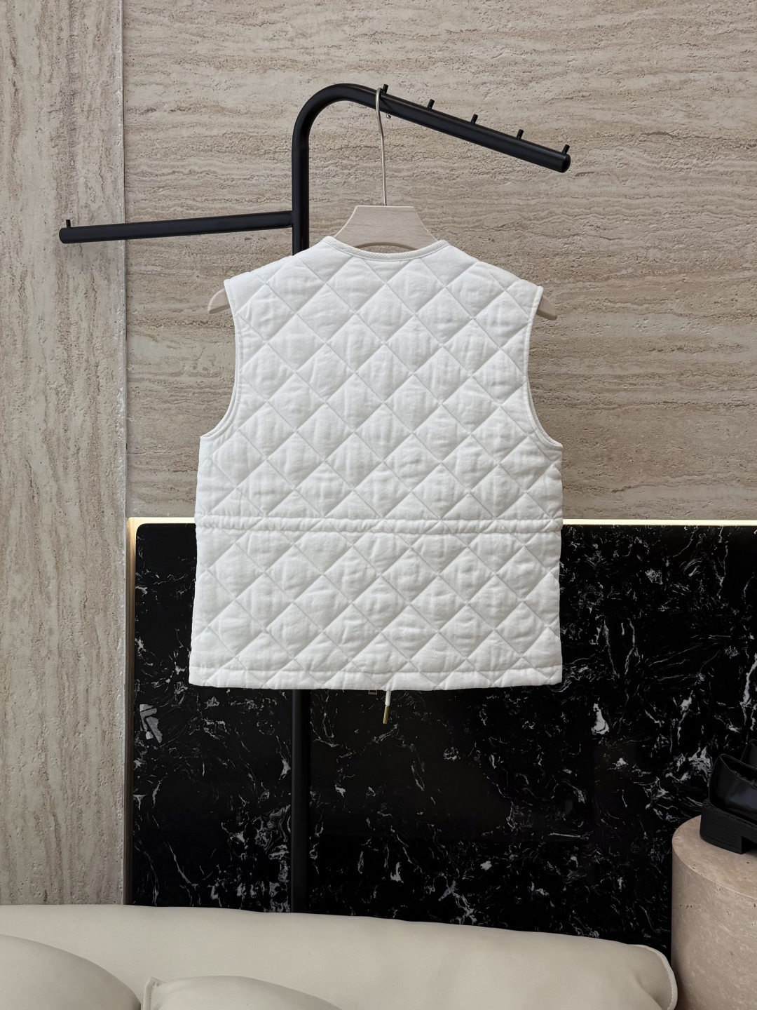 M413#新款棉服⚠️💕Mon 蒙口 顶级版 100% 亚麻棉 菱形格 夹棉 马甲棉衣 驼色 白色 1/