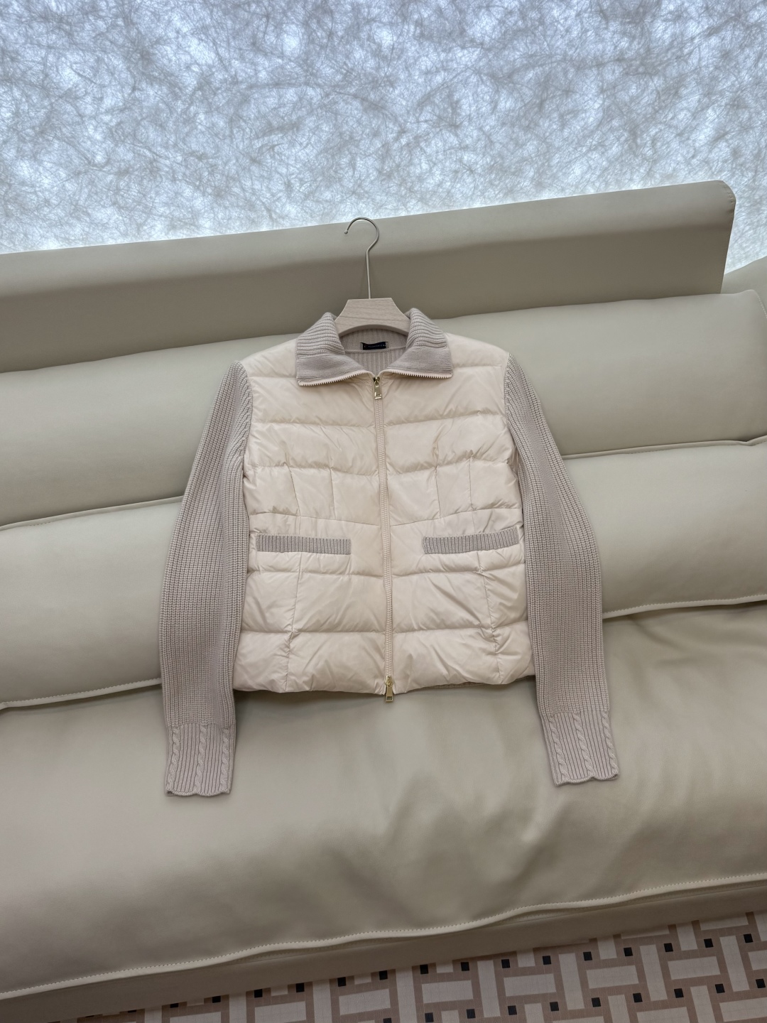 M393#新款羽绒服⚠️💕Mon蒙口 顶级版 90% 白鹅绒 100%羊毛针织袖拼接款 长袖短款羽绒服 