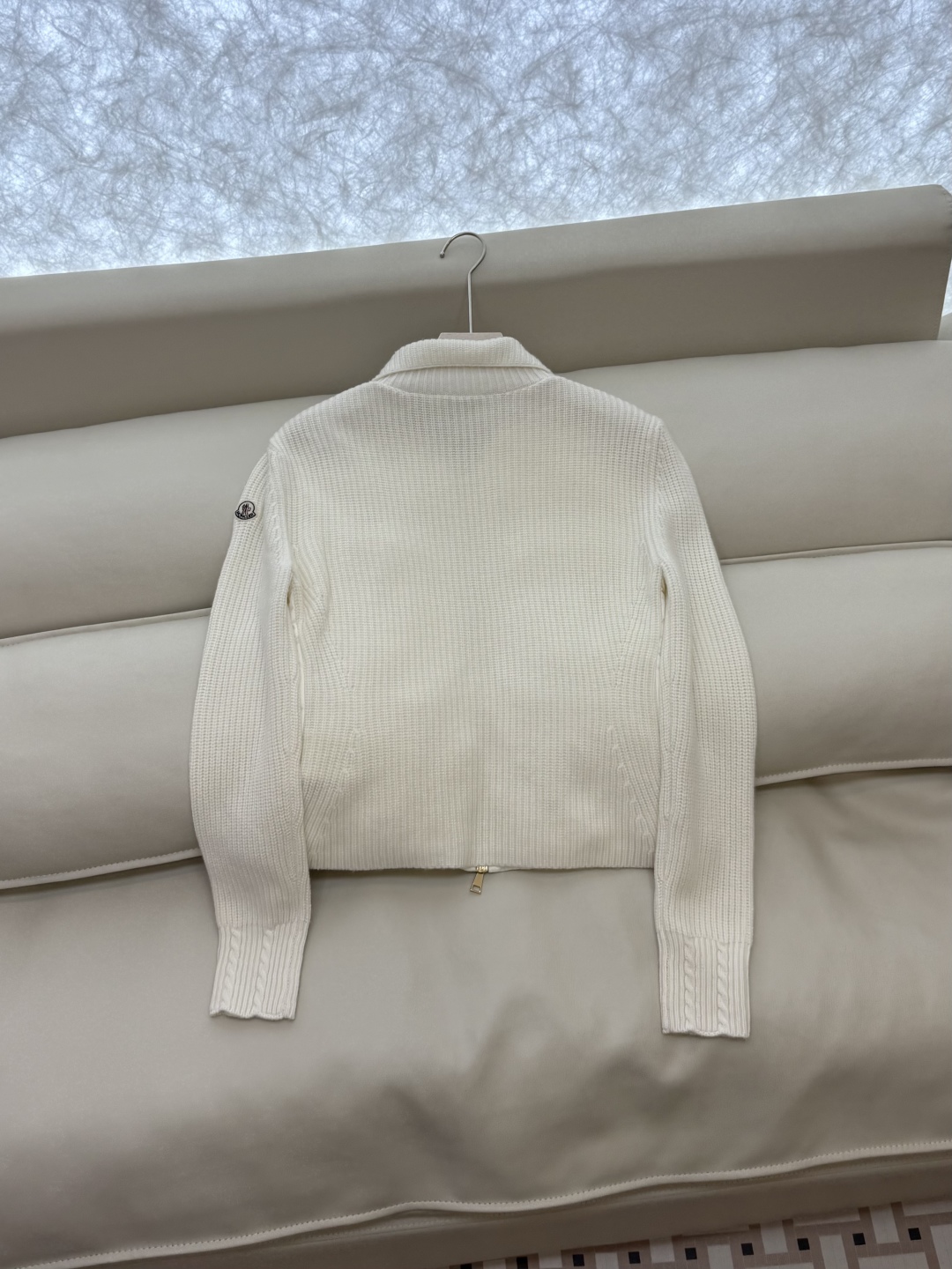 M393#新款羽绒服⚠️💕Mon蒙口 顶级版 90% 白鹅绒 100%羊毛针织袖拼接款 长袖短款羽绒服 