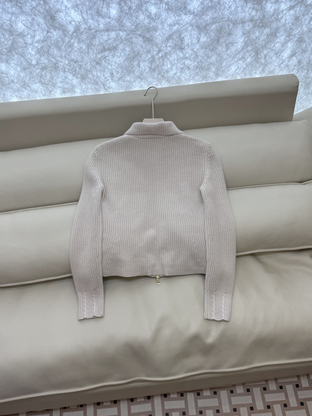 M393#新款羽绒服⚠️💕Mon蒙口 顶级版 90% 白鹅绒 100%羊毛针织袖拼接款 长袖短款羽绒服 