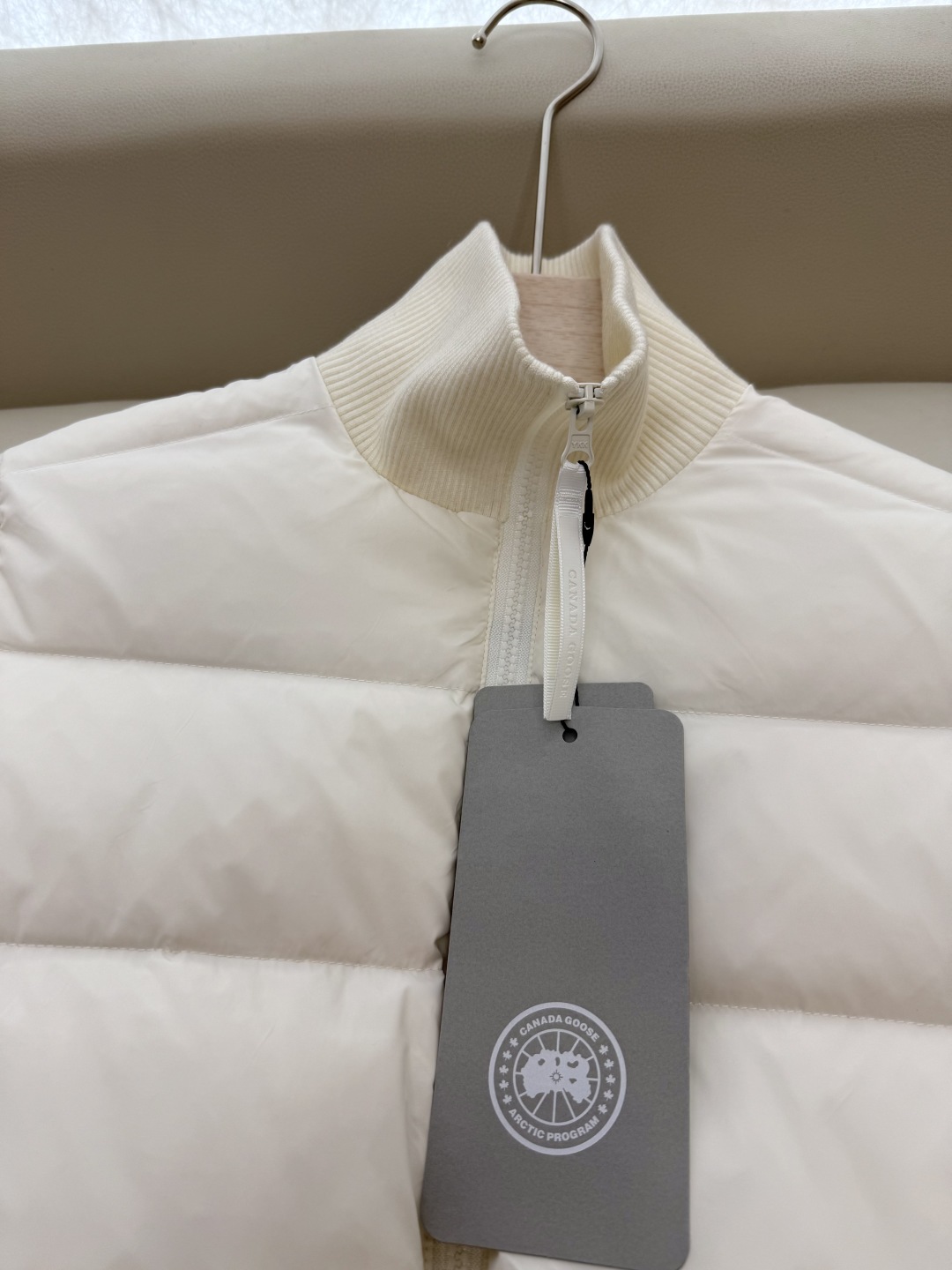 25013#新款羽绒服⚠️💕Canada Goose 加拿大鹅 顶级版 90%白鸭绒 绵羊毛针织袖 拼接
