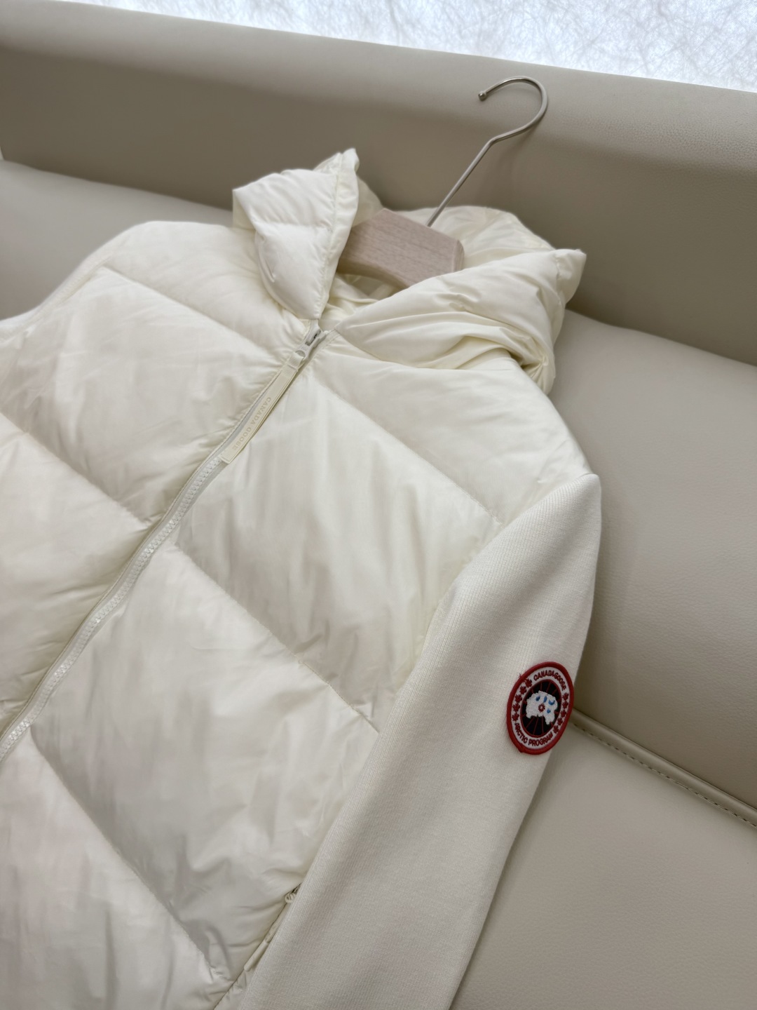M2526#新款羽绒服⚠️💕Canada Goose 加拿大鹅 顶级版 90%白鸭绒 绵羊毛针织袖 拼接
