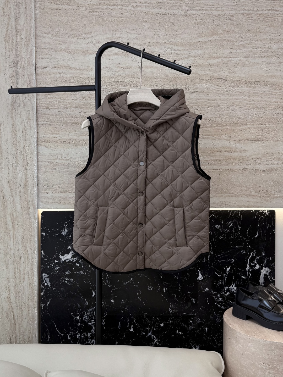 NO:506070,QGL029# new vest BC diamond lattice chain decoration with hat cotton vest vest white apricot brown SML,,hats,alexander wang19860909QGL029#新款马甲 BC 菱形格 链条装饰 带帽 棉马甲背心 白色 杏色 咖色 SML,,hats,alexander wang,Women's clothing