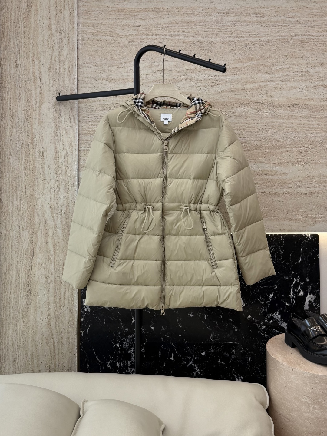 NO:534102,New down jacket with dust bag B8505# Burberry plaid splicing printed hooded 90 white goose down jacket Black green Apricot SMLXL, burberry, burberry, down jacket, hats, alexander wang19860909配防尘袋B8505#新款羽绒服 Bur巴宝莉 格纹拼接 印花带帽90白鹅绒 羽绒服 黑色 绿色 杏色 SMLXL,,burberry,burberry,down jacket,hats,alexander wang,Women's clothing