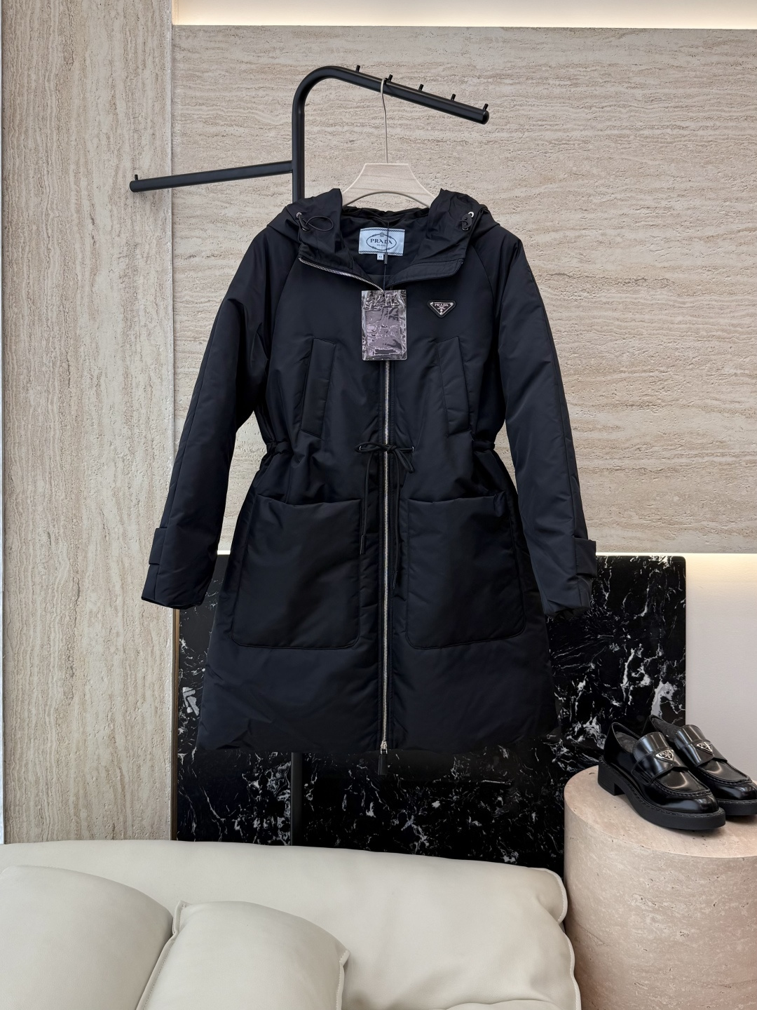 NO:534081,New down jacket with dust bag P-8519# Prada triangle label with hat long sleeve 90 white goose down jacket gray apricot black 38-44,,prada,down jacket,hats,alexander wang19860909配防尘袋P-8519#新款羽绒服 Prada 三角标 带帽长袖90白鹅绒 羽绒服灰色 杏色 黑色 38-44,,prada,down jacket,hats,alexander wang,Women's clothing