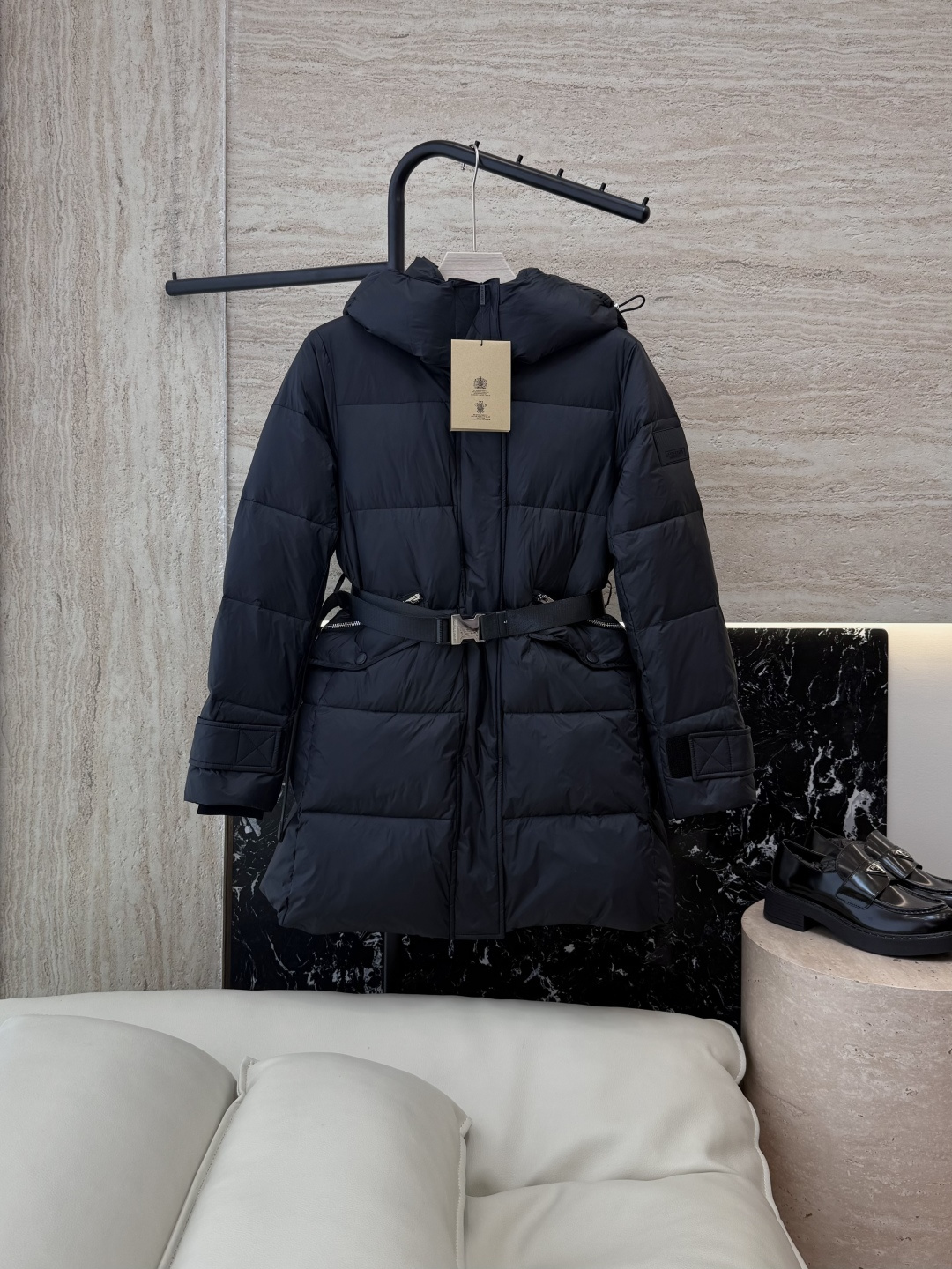 NO:534136,New down jacket with dust bag AH736# Burberry Black Label Series Plaid Inner Slim fit Belt 90 White Goosevelt One-handed Down Jacket Black Apricot SMLXL,,burberry,burberry,down jacket,alexander wang19860909配防尘袋AH736#新款羽绒服 Bur 巴宝莉 黑标系列 格子内里 修身款 配腰带 90 白鹅绒 一手长 羽绒服 黑色 杏色 SMLXL,,burberry,burberry,down jacket,alexander wang,Women's clothing