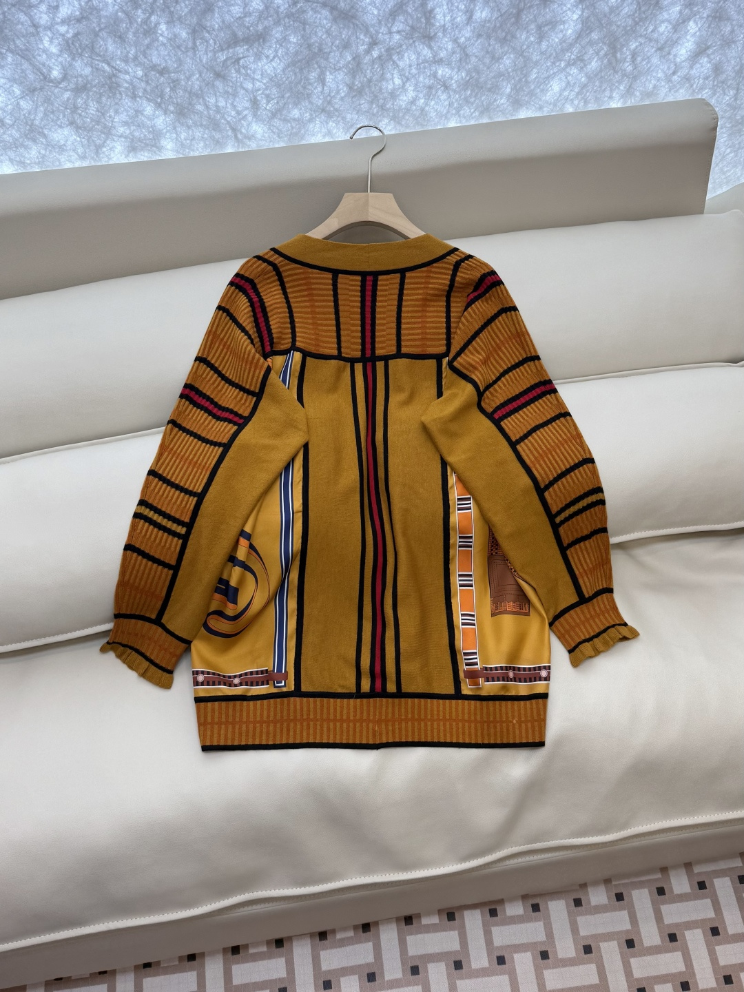 H32580#新款羊毛针织💕H家 爱马仕拼接款 100% 真丝拼接20% 羊毛长袖 开衫 羊毛针织衫 黑