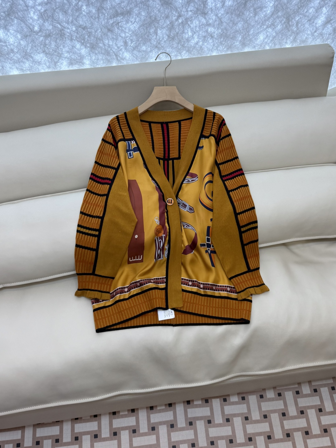 H32580#新款羊毛针织💕H家 爱马仕拼接款 100% 真丝拼接20% 羊毛长袖 开衫 羊毛针织衫 黑