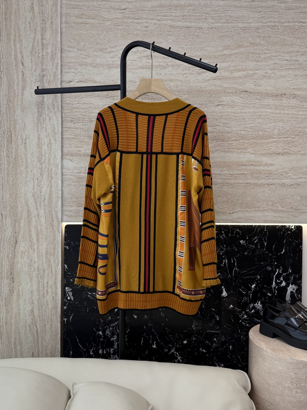 H32580#新款羊毛针织💕H家 爱马仕拼接款 100% 真丝拼接20% 羊毛长袖 开衫 羊毛针织衫 黑