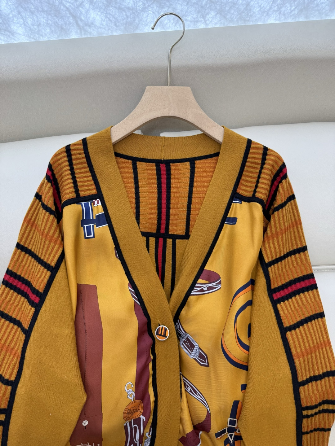 H32580#新款羊毛针织💕H家 爱马仕拼接款 100% 真丝拼接20% 羊毛长袖 开衫 羊毛针织衫 黑