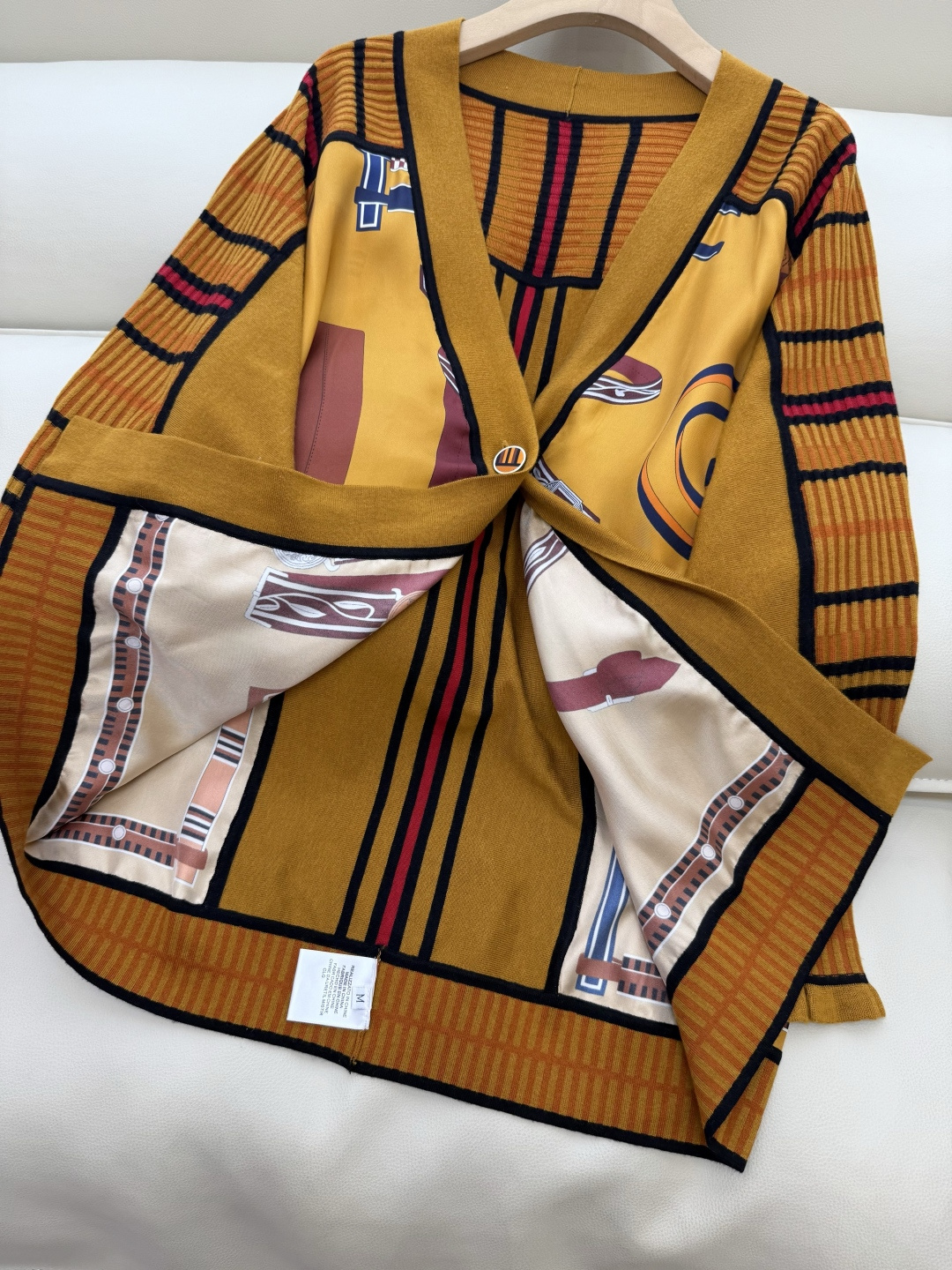 H32580#新款羊毛针织💕H家 爱马仕拼接款 100% 真丝拼接20% 羊毛长袖 开衫 羊毛针织衫 黑