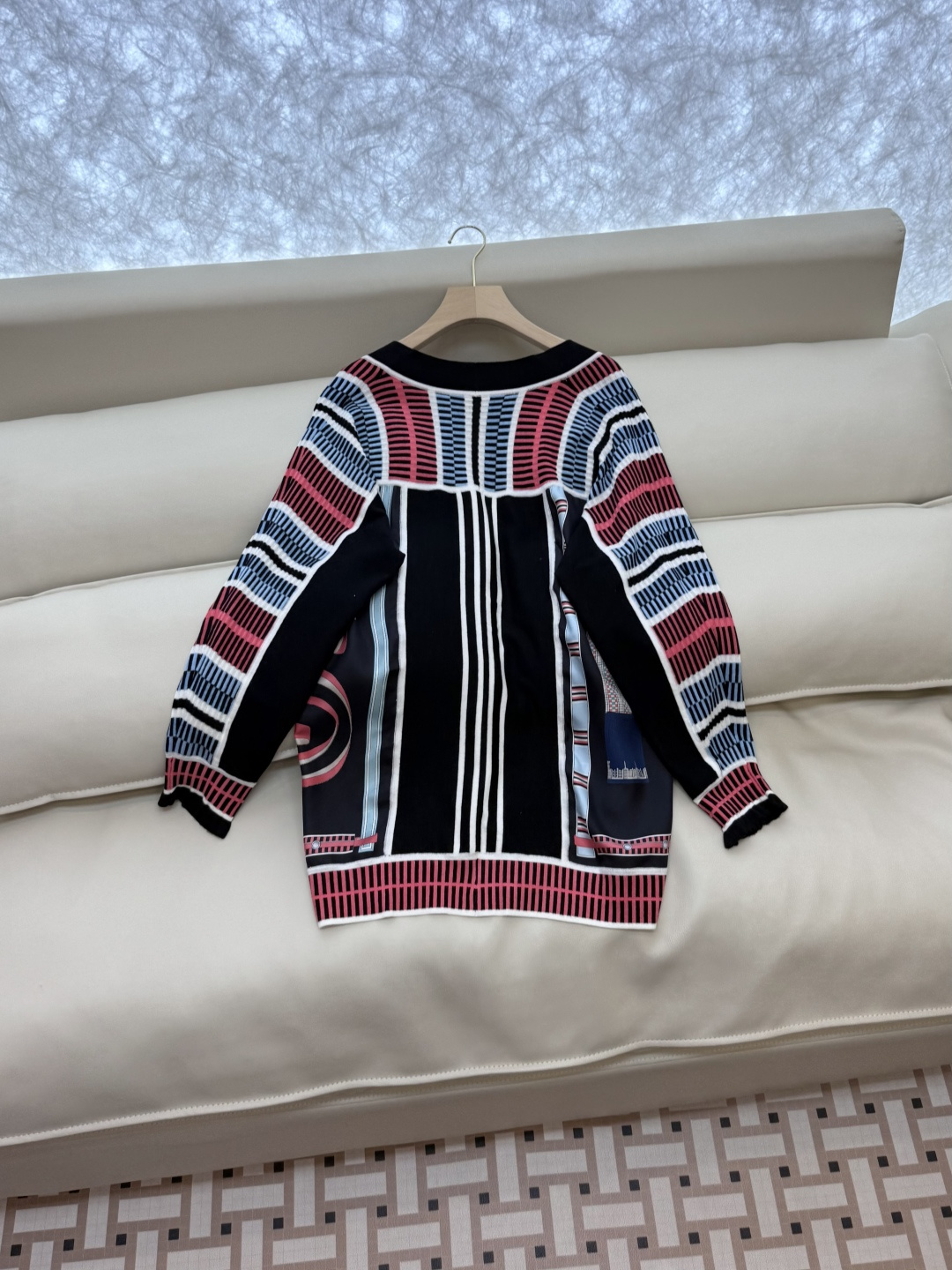 H32580#新款羊毛针织💕H家 爱马仕拼接款 100% 真丝拼接20% 羊毛长袖 开衫 羊毛针织衫 黑