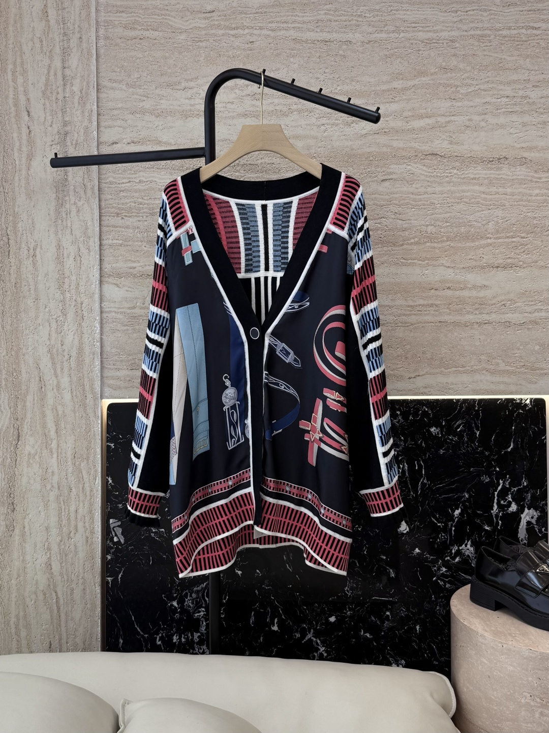 H32580#新款羊毛针织💕H家 爱马仕拼接款 100% 真丝拼接20% 羊毛长袖 开衫 羊毛针织衫 黑