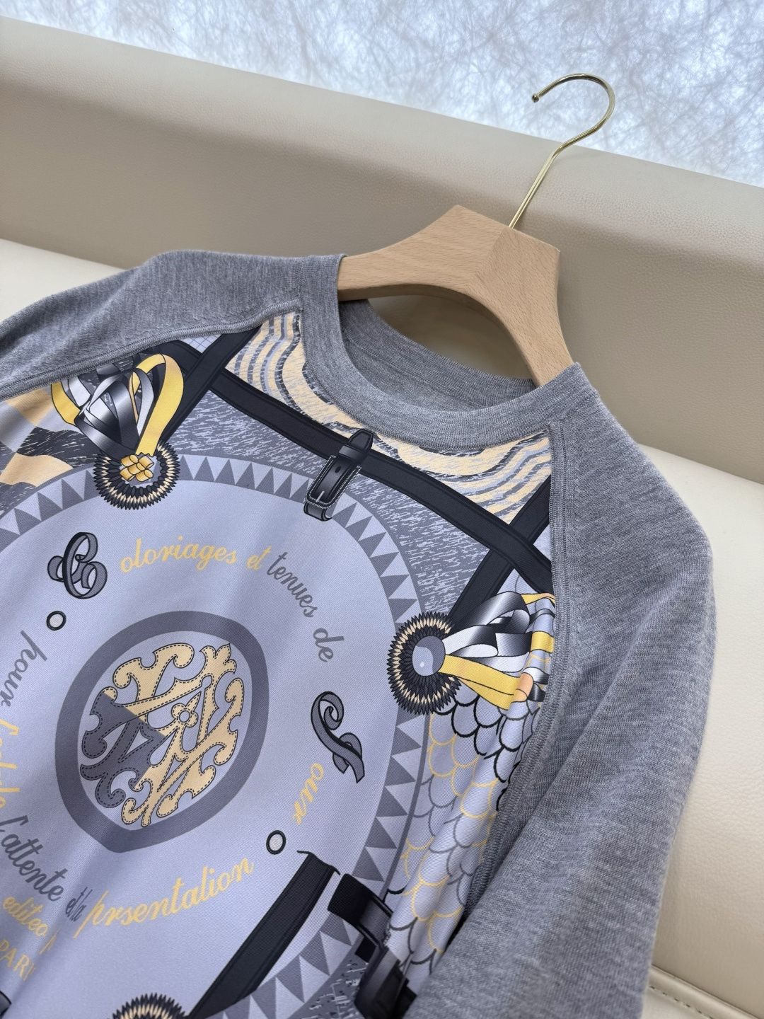 H32558#新款外套💕H家 爱马仕 100% 真丝印花拼接 长袖针织羊毛上衣 蓝色 粉色 灰色 S- 