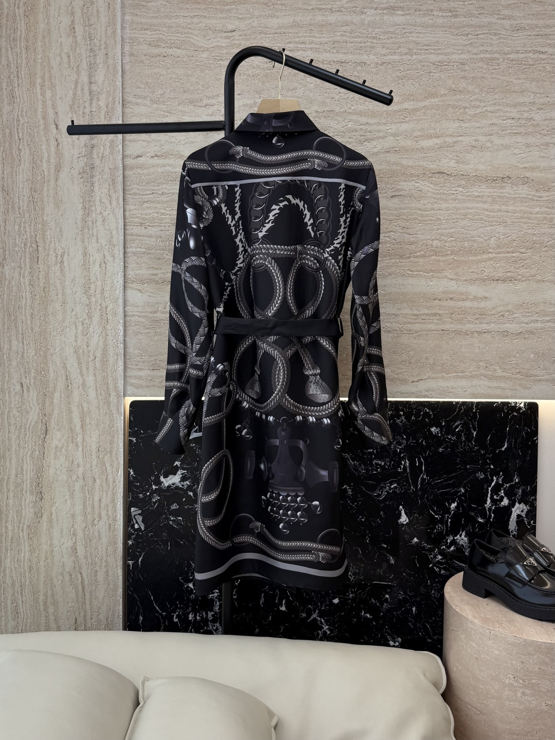 H32584#新款连衣裙💕H家 定位印花100% 真丝长袖 长款连衣裙 黑色 粉色 S-X L