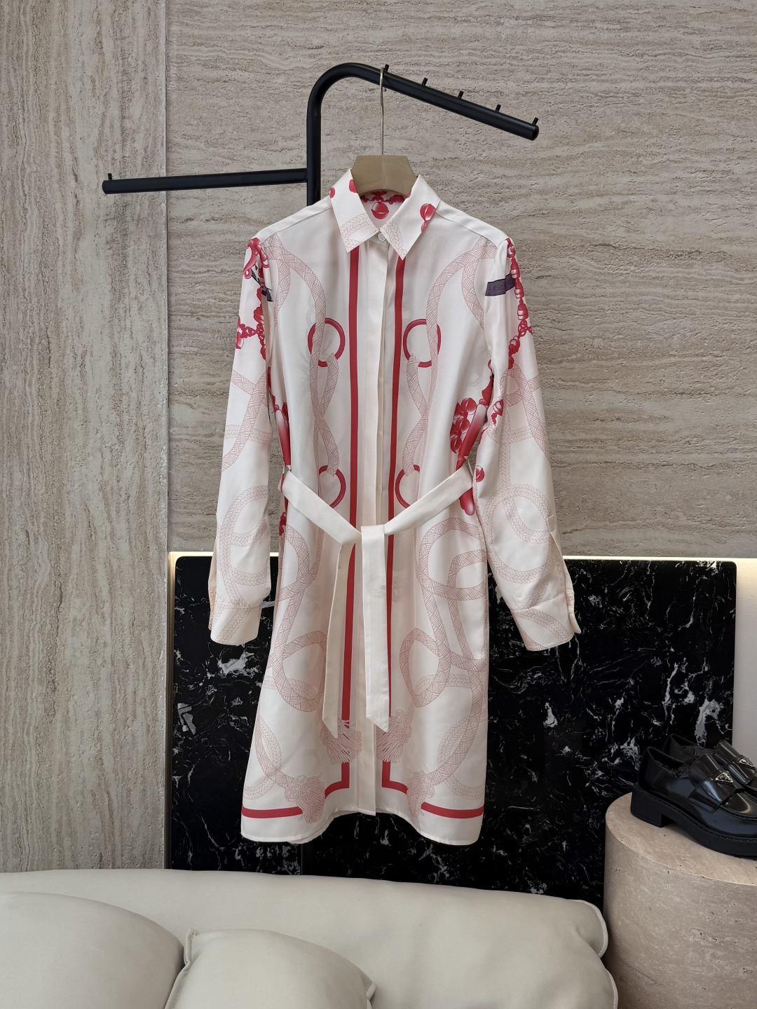 NO:535728,H32584# new dress H home positioning print silk long sleeve long dress black pink S-X L,,skirts,real silk,alexander wang19860909H32584#新款连衣裙 H家 定位印花 真丝长袖 长款连衣裙 黑色 粉色 S-X L,,skirts,real silk,alexander wang,Women's clothing