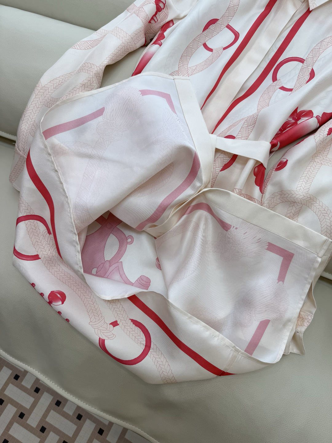 H32584#新款连衣裙💕H家 定位印花100% 真丝长袖 长款连衣裙 黑色 粉色 S-X L