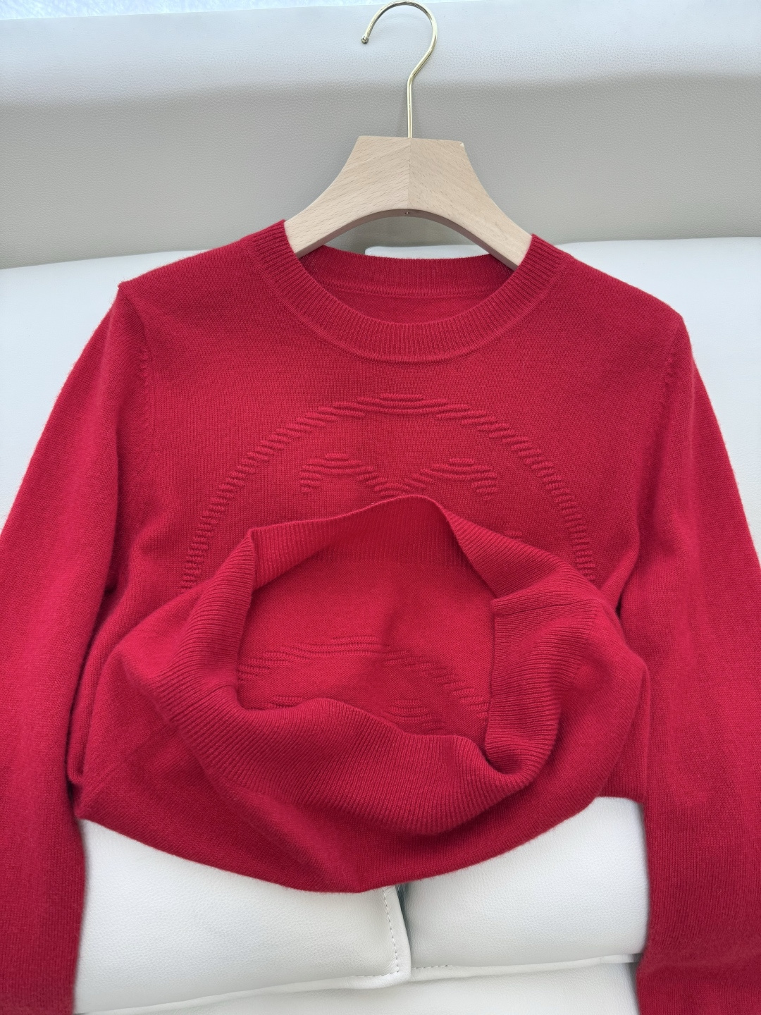 H32579#新款羊毛针织💕H家 爱马仕 绣花 100%羊绒 长袖 羊毛针织衫 白色 红色 咖色 S-X