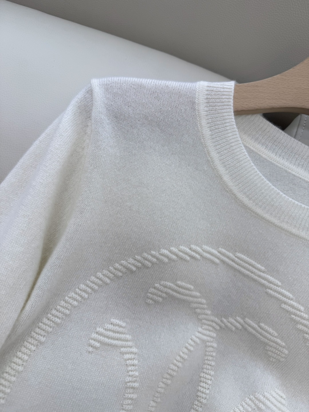 H32579#新款羊毛针织💕H家 爱马仕 绣花 100%羊绒 长袖 羊毛针织衫 白色 红色 咖色 S-X