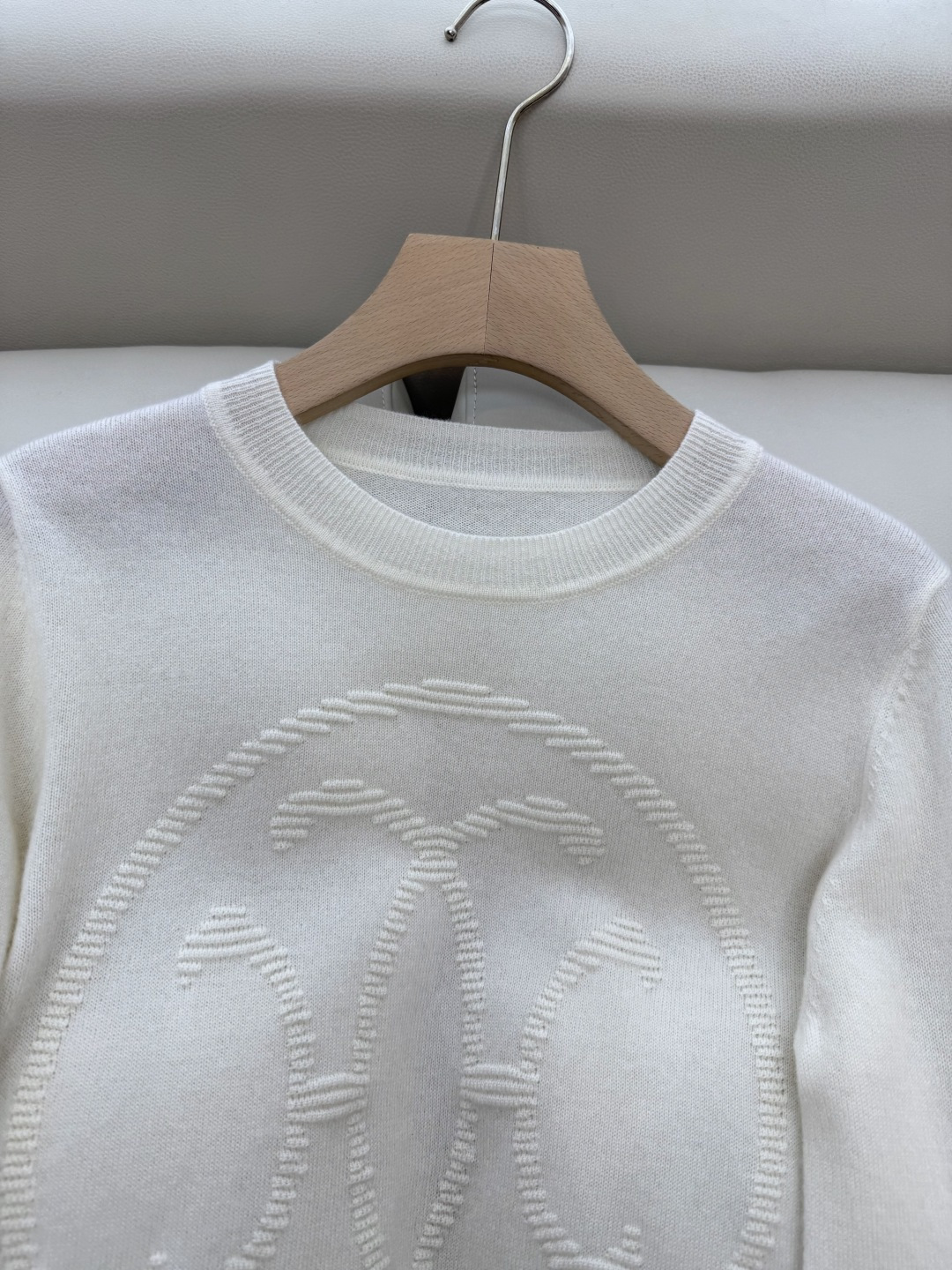 H32579#新款羊毛针织💕H家 爱马仕 绣花 100%羊绒 长袖 羊毛针织衫 白色 红色 咖色 S-X