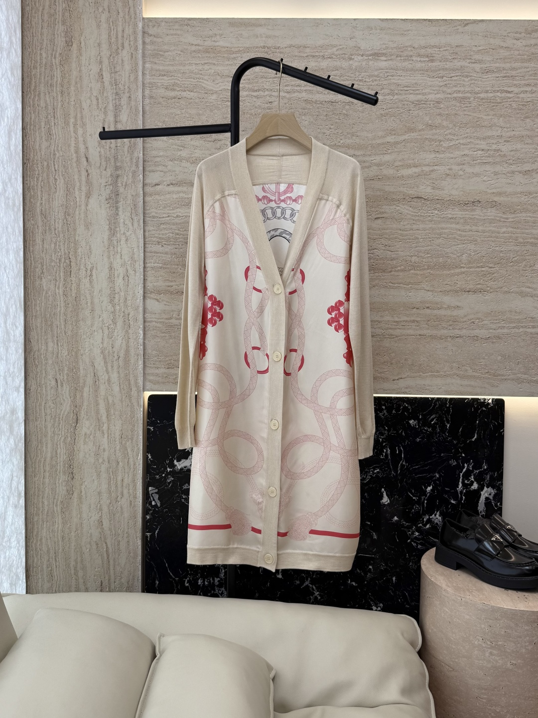 NO:535735,H32585# new cardigan H home positioning print silk spliced ​​wool long-sleeved cardigan jacket off white black pink S-X L,,jackets & coats,real silk,alexander wang19860909H32585#新款开衫 H家 定位印花 真丝拼接羊毛 长袖开衫外套 米白色 黑色 粉色 S-X L,,jackets & coats,real silk,alexander wang,Women's clothing
