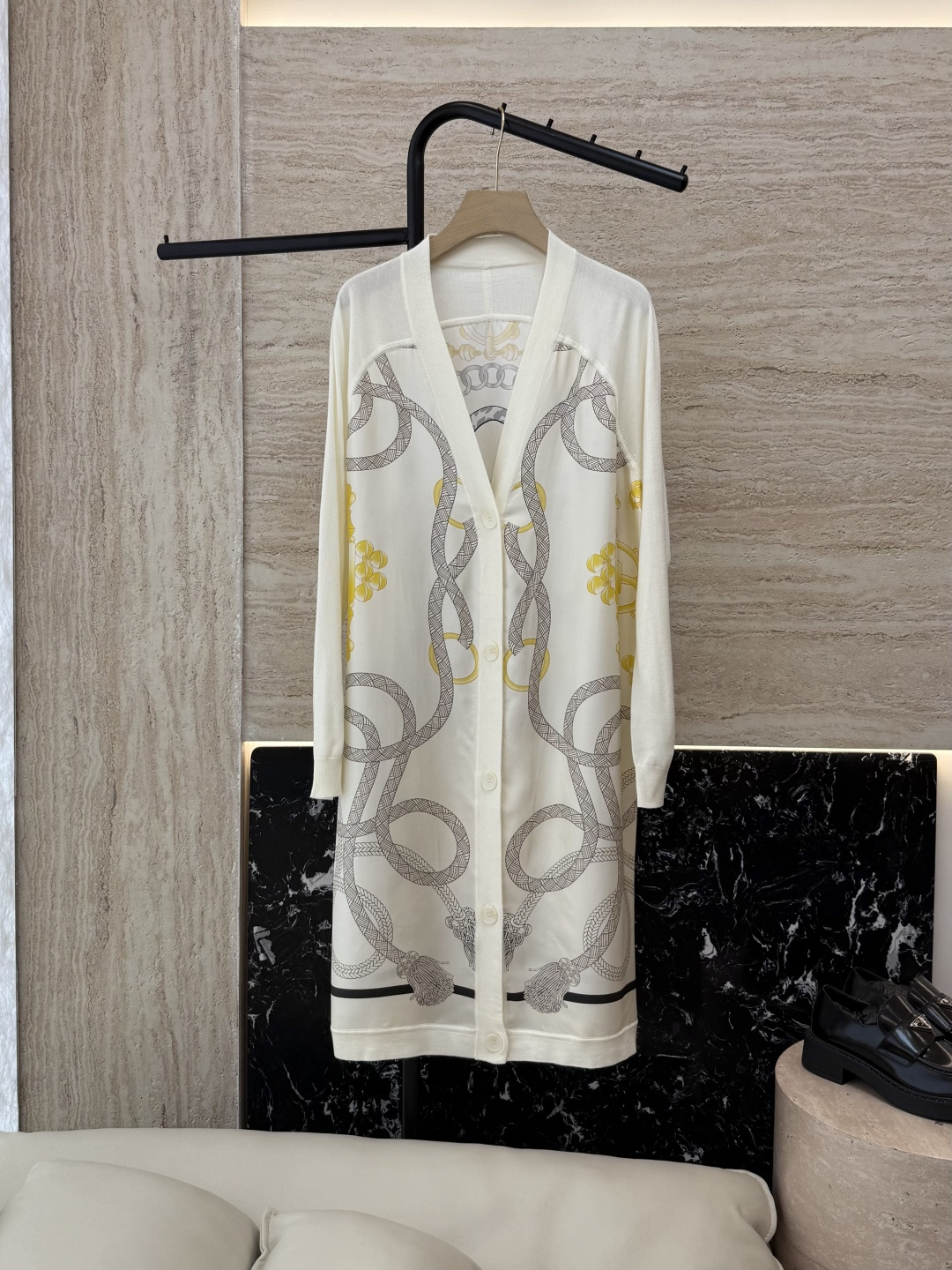 NO:535741,H32585# new cardigan H home positioning print silk spliced ​​wool long-sleeved cardigan jacket off white black pink S-X L,,jackets & coats,real silk,alexander wang19860909H32585#新款开衫 H家 定位印花 真丝拼接羊毛 长袖开衫外套 米白色 黑色 粉色 S-X L,,jackets & coats,real silk,alexander wang,Women's clothing