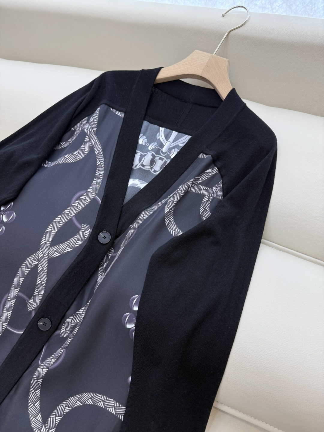 H32585#新款开衫💕H家 定位印花100% 真丝拼接羊毛 长袖开衫外套 米白色 黑色 粉色 S-X 