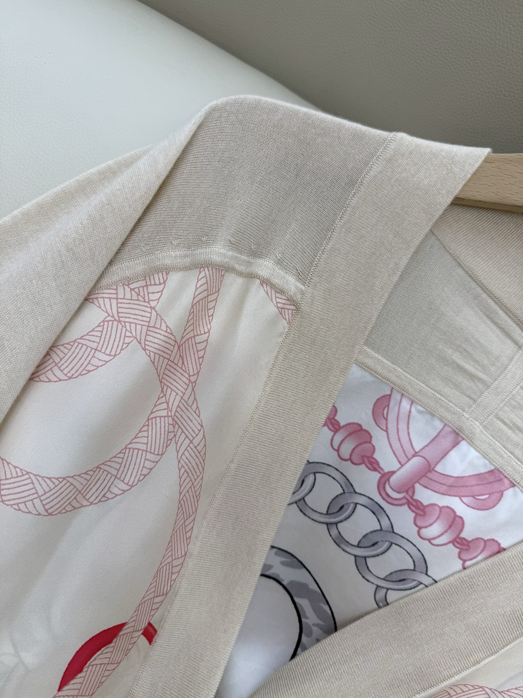 H32585#新款开衫💕H家 定位印花100% 真丝拼接羊毛 长袖开衫外套 米白色 黑色 粉色 S-X 