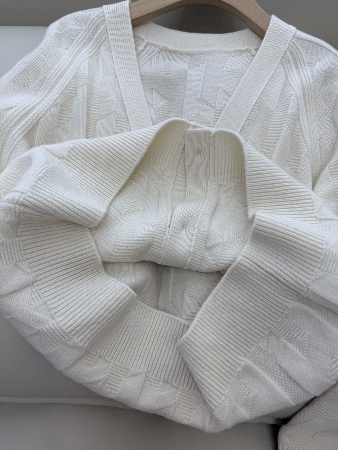 H32577#新款羊毛针织💕H家 爱马仕 100% 羊毛 开衫外套 羊毛针织衫 蓝色 白色 咖色 S-X