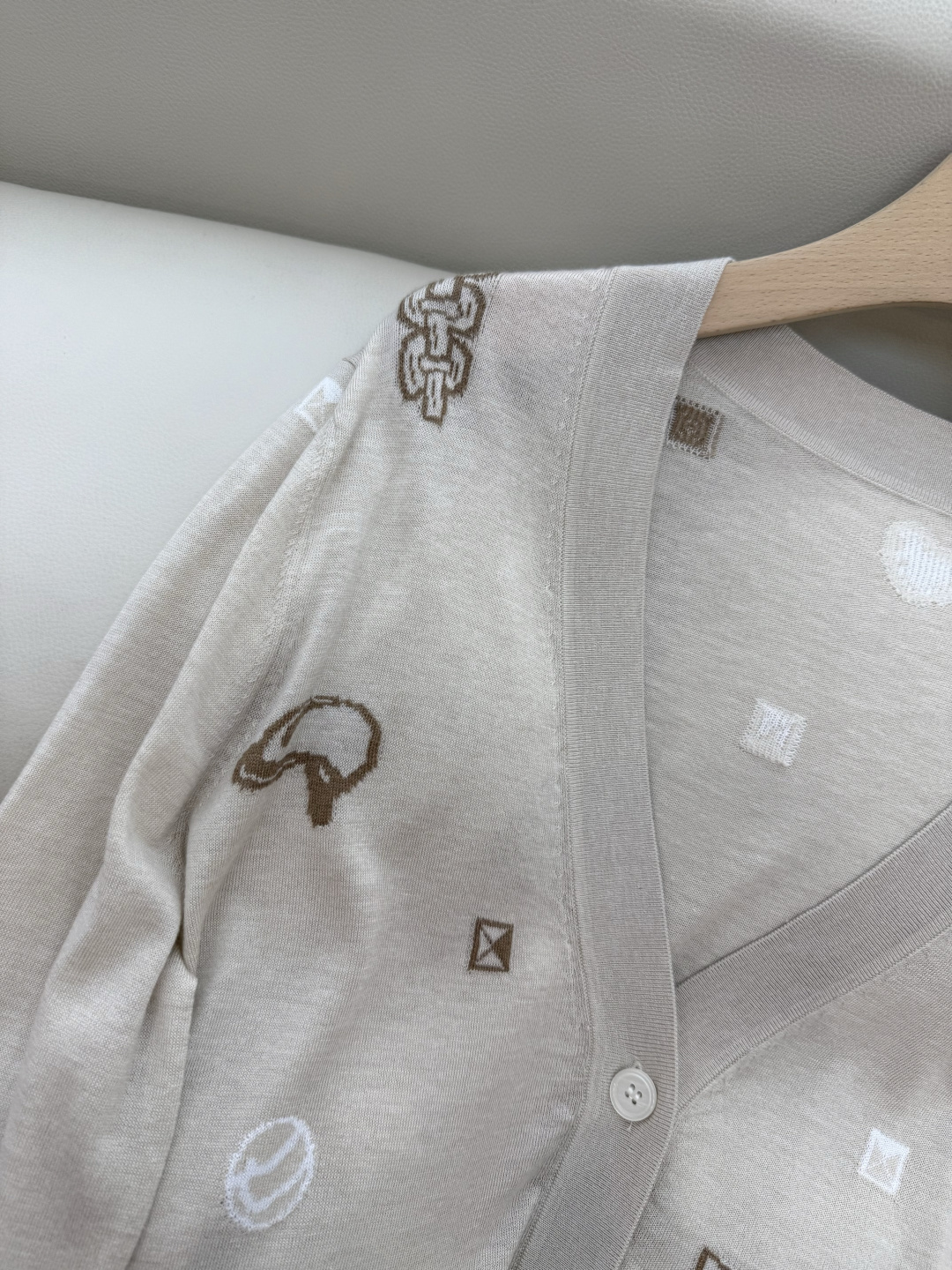 H32578#新款羊毛针织💕H家 爱马仕 绣花 100% 羊毛长袖开衫 羊毛针织衫 白色 黑色 S-XL