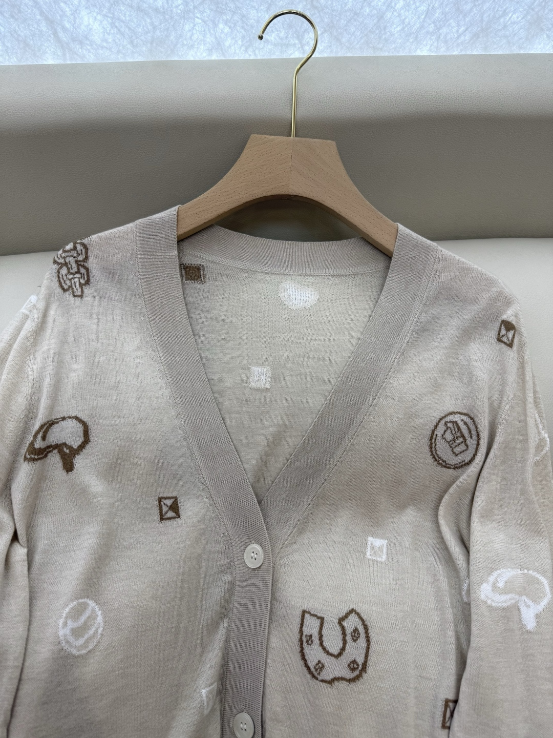 H32578#新款羊毛针织💕H家 爱马仕 绣花 100% 羊毛长袖开衫 羊毛针织衫 白色 黑色 S-XL