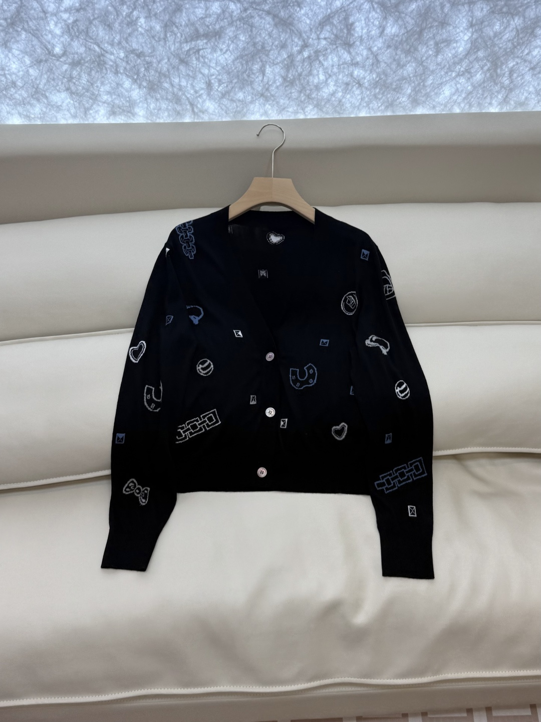 H32578#新款羊毛针织💕H家 爱马仕 绣花 100% 羊毛长袖开衫 羊毛针织衫 白色 黑色 S-XL