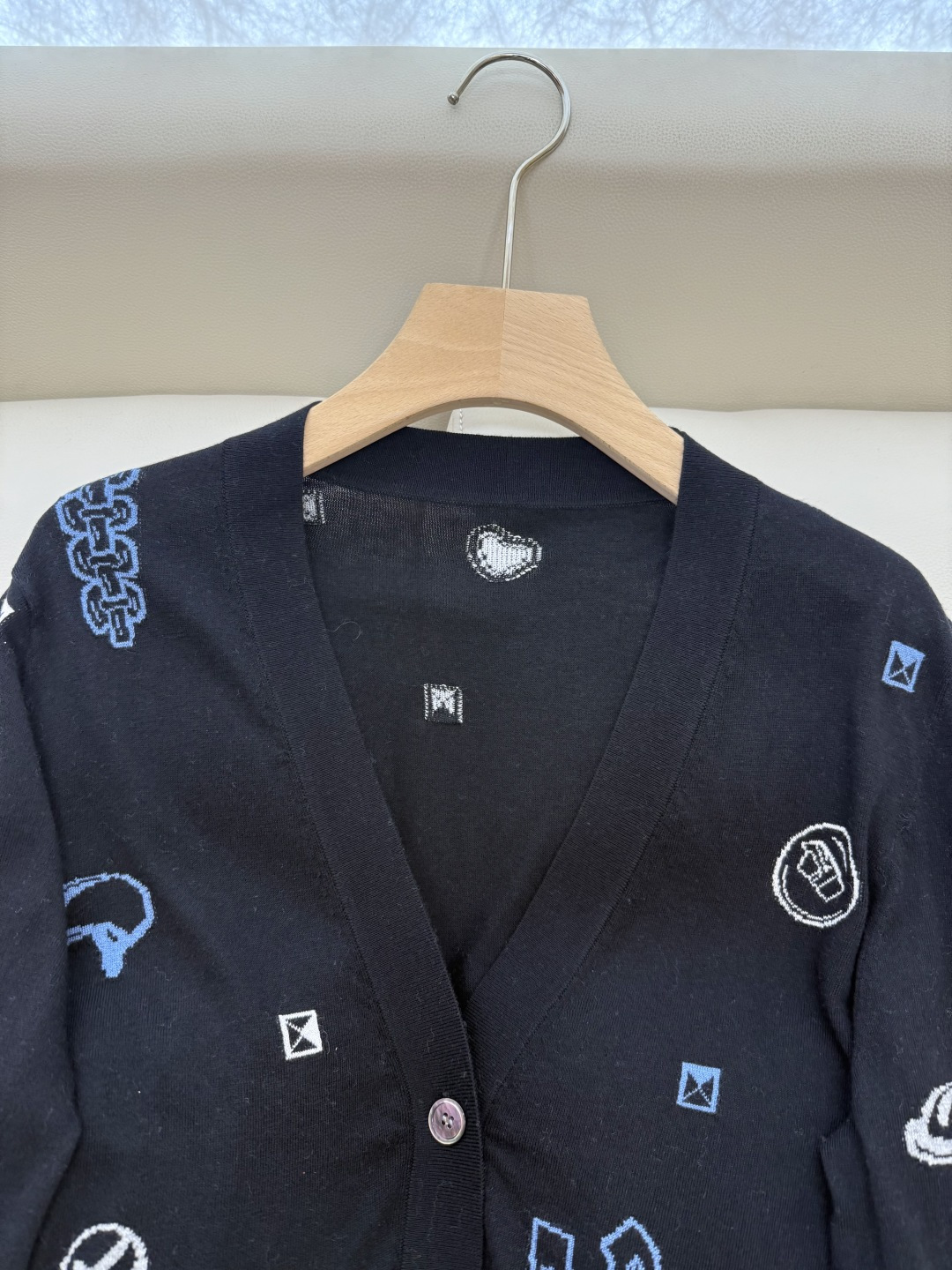 H32578#新款羊毛针织💕H家 爱马仕 绣花 100% 羊毛长袖开衫 羊毛针织衫 白色 黑色 S-XL