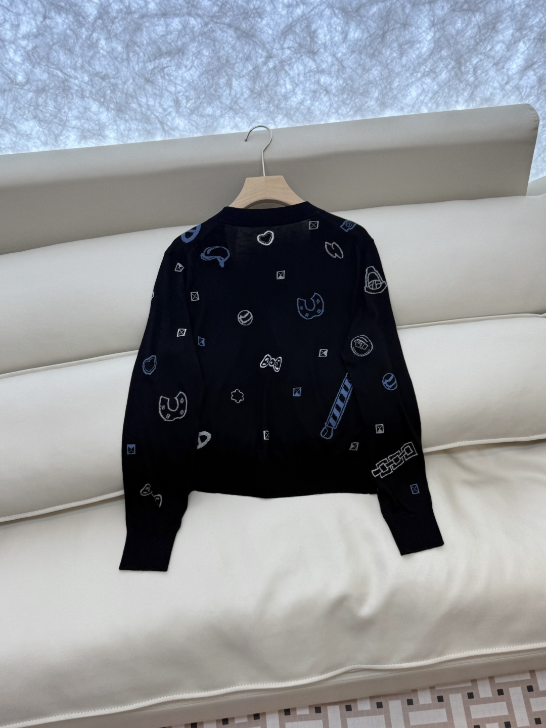 H32578#新款羊毛针织💕H家 爱马仕 绣花 100% 羊毛长袖开衫 羊毛针织衫 白色 黑色 S-XL