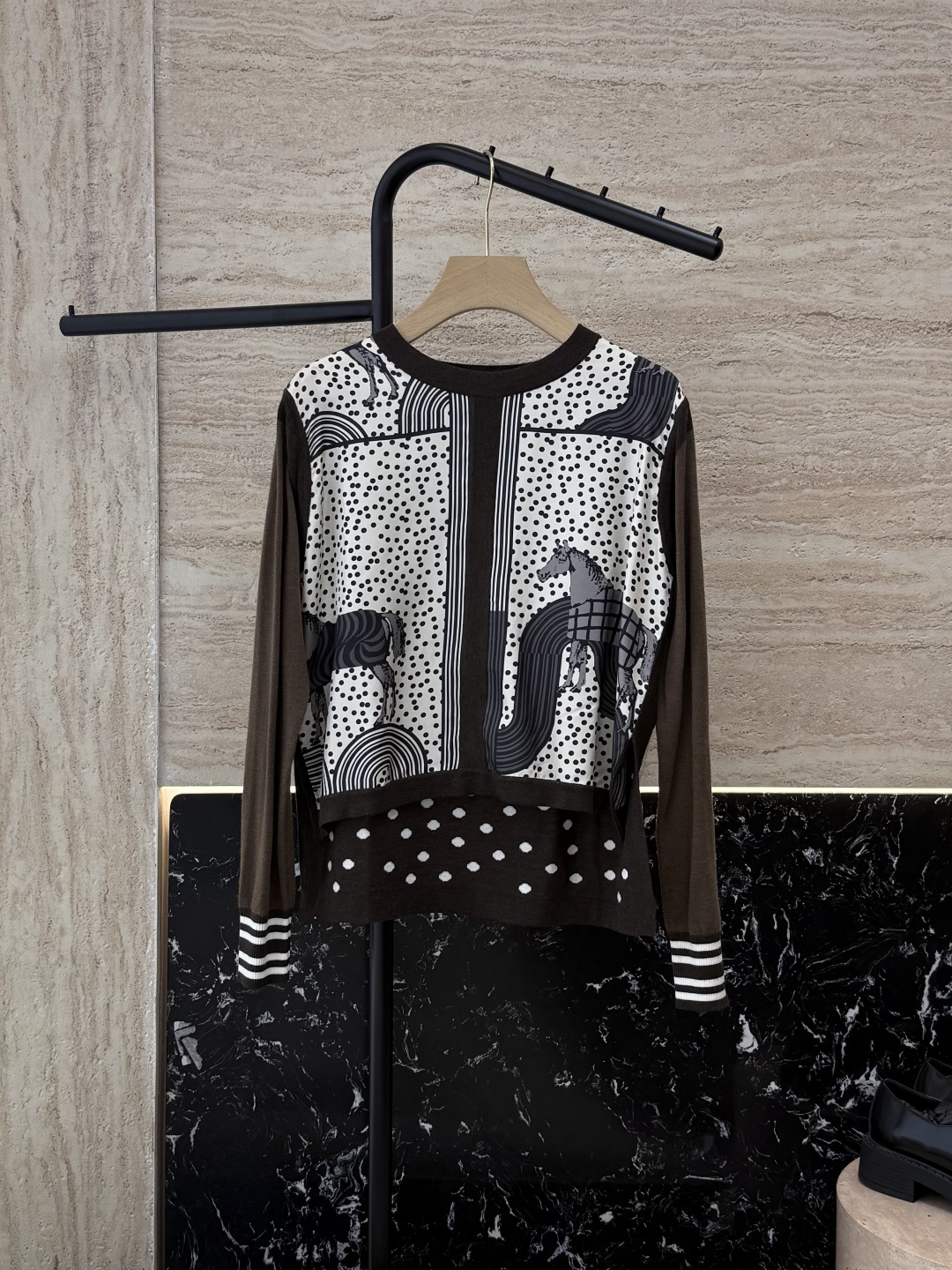 NO:535716,H32582# new wool knit H Home Hermes silk print splicing wool sweater red brown S-X XL,,hermes,real silk,alexander wang19860909H32582#新款羊毛针织 H家爱马仕 真丝印花拼接 羊毛针织衫 红色 咖色 S-X XL,,hermes,real silk,alexander wang,Women's clothing